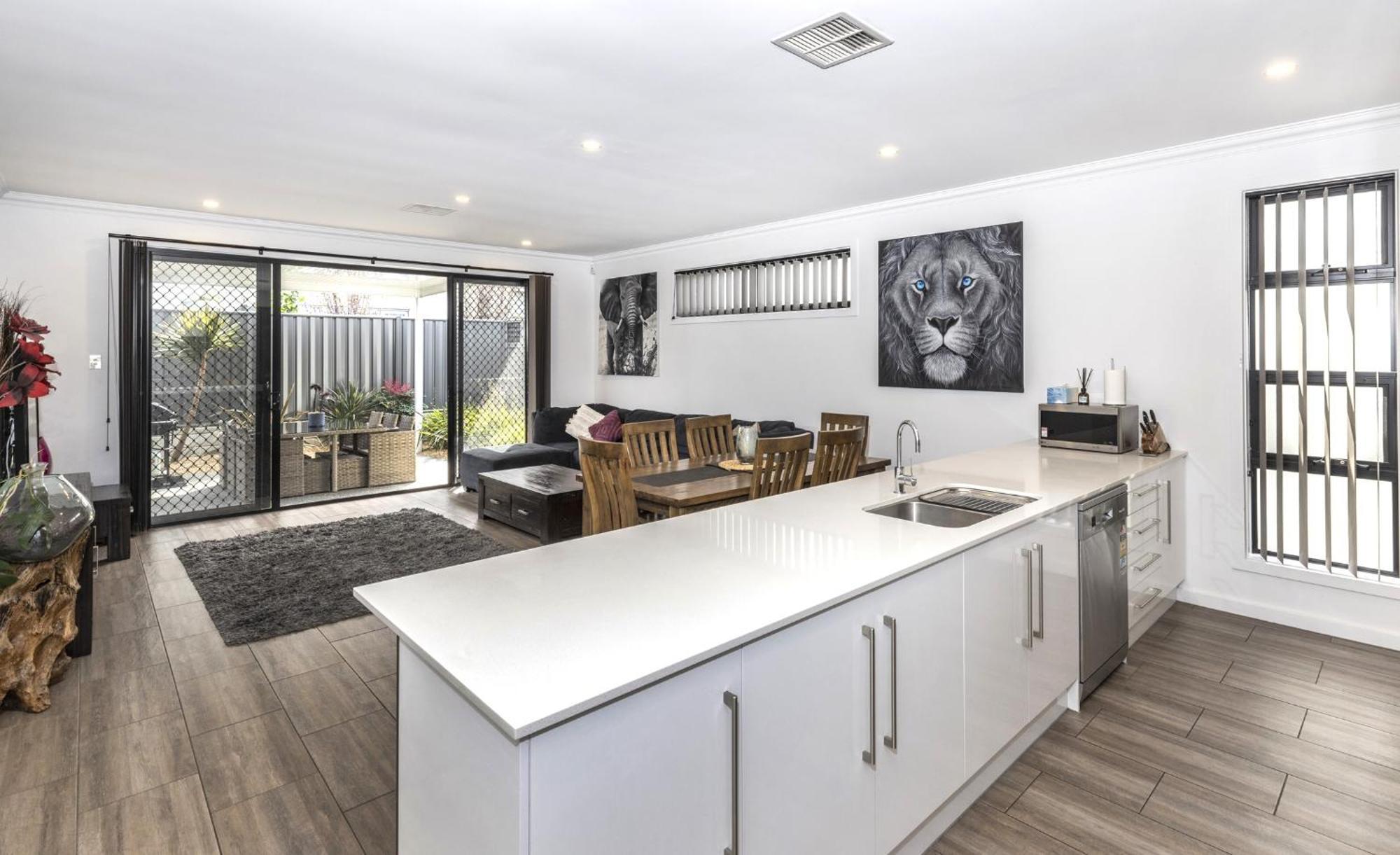 Luxury Home In Christies Beach With King Bed, Nbn, Netflix, 3Bed 2Bath Bagian luar foto