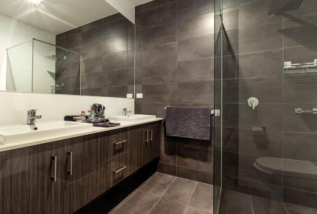 Luxury Home In Christies Beach With King Bed, Nbn, Netflix, 3Bed 2Bath Bagian luar foto