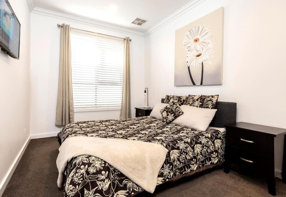 Luxury Home In Christies Beach With King Bed, Nbn, Netflix, 3Bed 2Bath Bagian luar foto